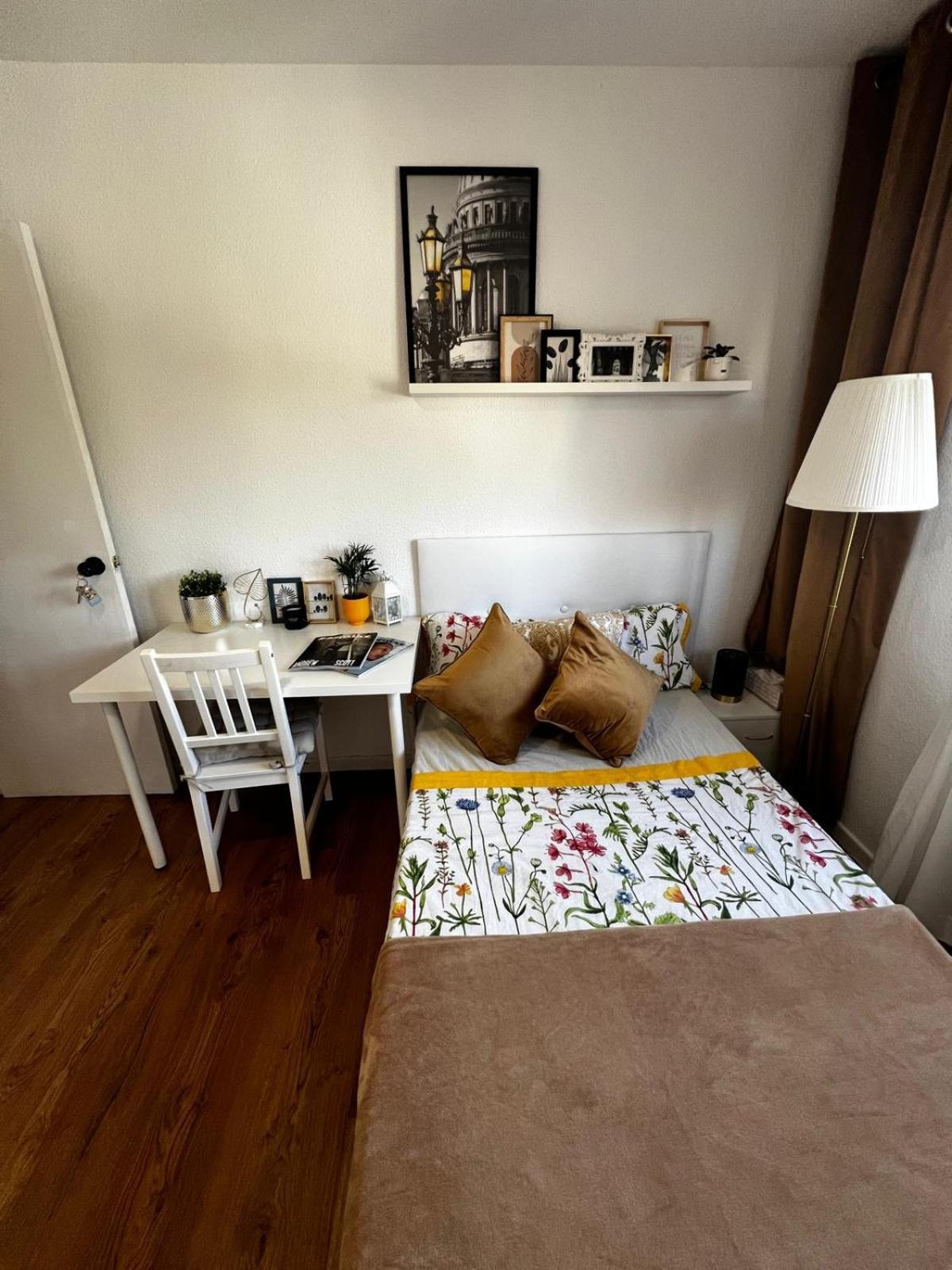 Habitacion En Madrid Exterior photo